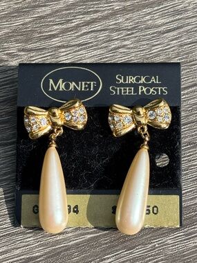 Monet Gold Bow Earrings with Pearl Teardrops Vintage